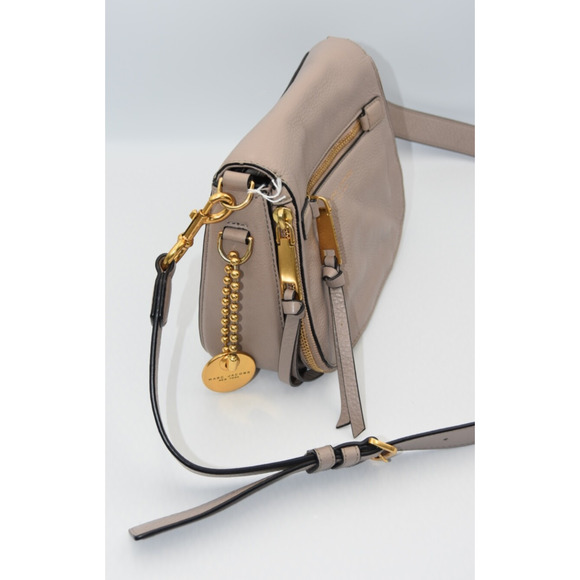 Marc Jacobs Recruit Nomad Saddle Bag Taupe Leather Gold Hardware Crossbody - Picture 1 of 12